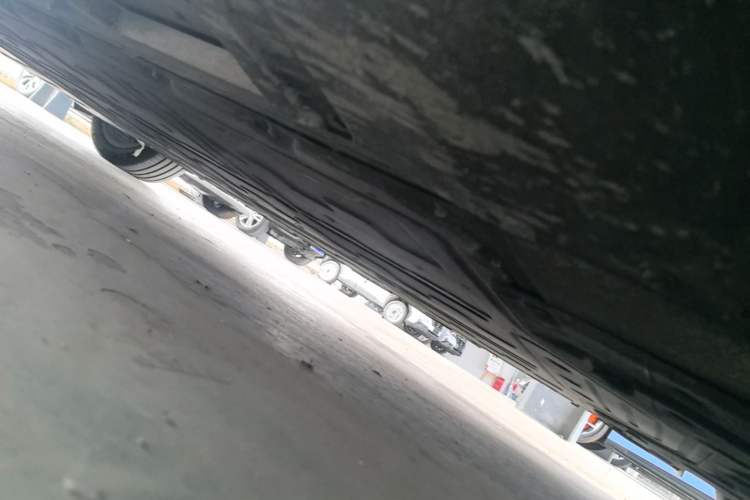 Used XPeng X9 2025 740 Ultra-Long Range Max Chassis Rear Left