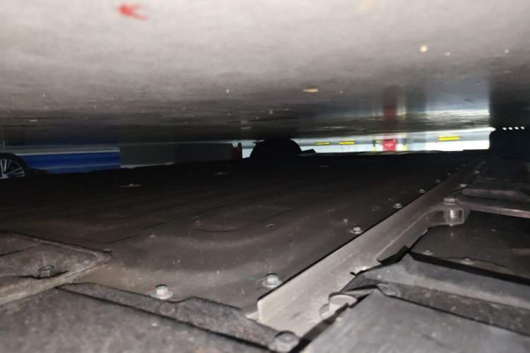 Used XPeng X9 2025 650 Long-Range Max Chassis Rear Left