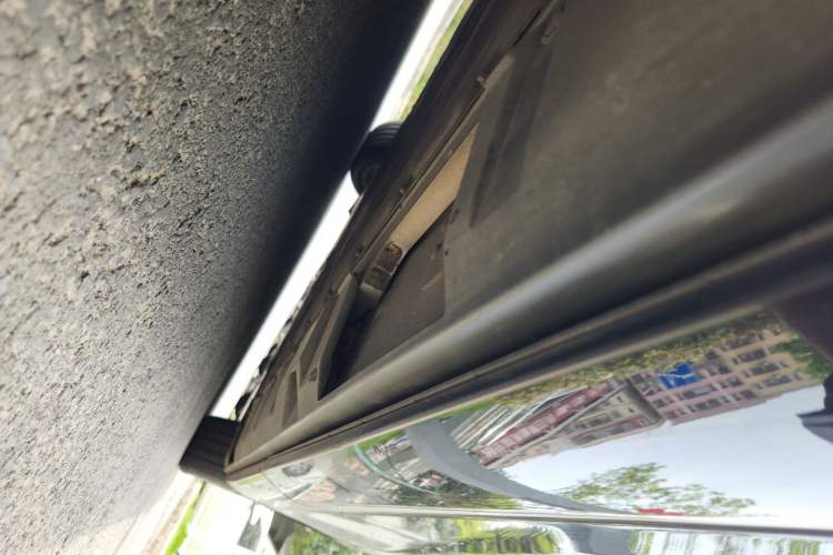 Used XPeng X9 2025 740 Ultra-Long Range Max Chassis Rear Right