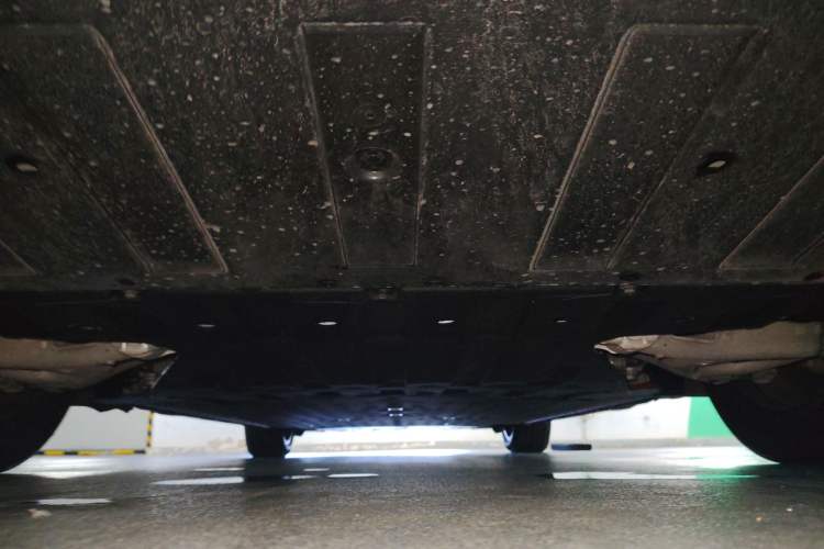 Used XPeng X9 2025 650 Long-Range Max Chassis Rear