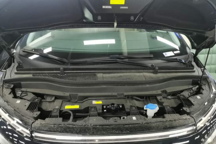 Used XPeng X9 2025 740 Ultra-Long Range Max Engine Bay