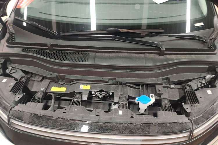 Used XPeng X9 2025 740 Ultra-Long Range Max Engine Bay