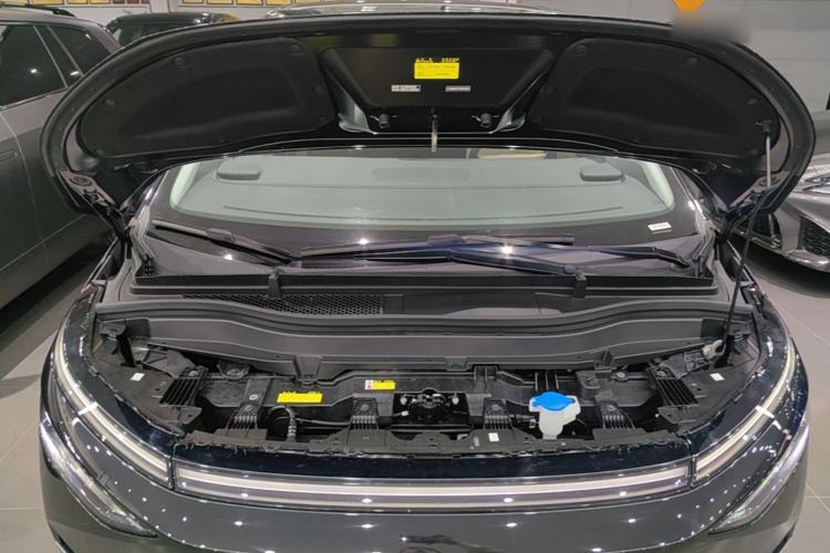 Used XPeng X9 2025 740 Ultra-Long Range Max Engine Bay