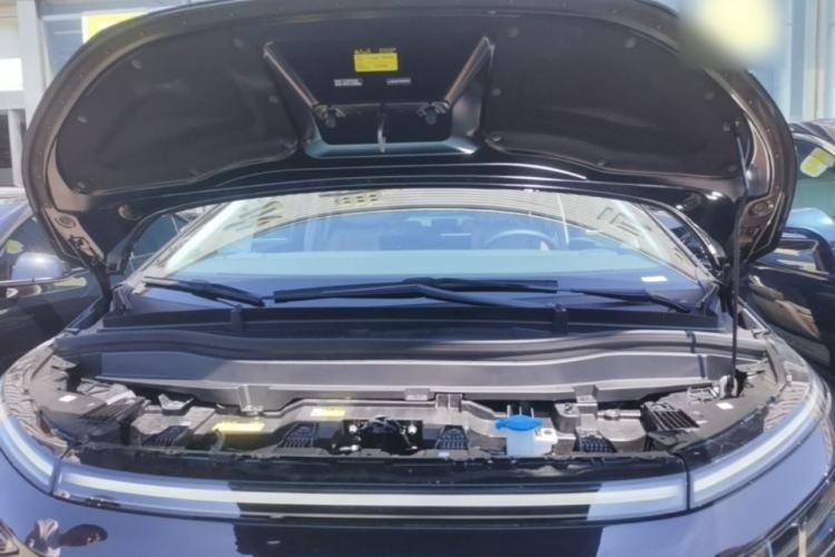 Used XPeng X9 2025 740 Ultra-Long Range Max Engine Bay