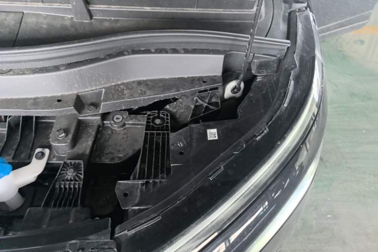 Used XPeng X9 2025 740 Ultra-Long Range Max Engine Bay Left
