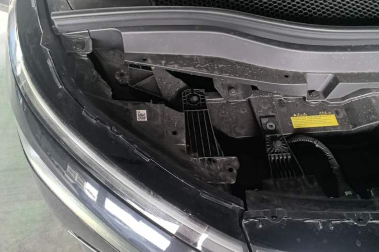 Used XPeng X9 2025 740 Ultra-Long Range Max Engine Bay Right