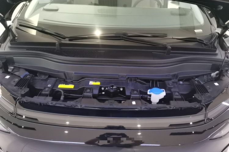 Used XPeng X9 2025 740 Ultra-Long Range Max Engine Bay