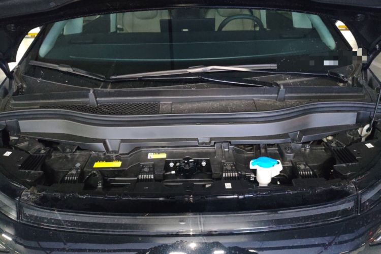Used XPeng X9 2025 650 Long-Range Max Engine Bay