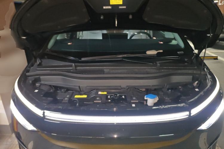 Used XPeng X9 2025 650 Long-Range Max Engine Bay