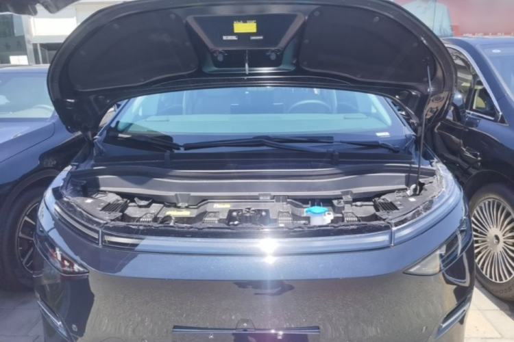 Used XPeng X9 2025 740 Ultra-Long Range Max Engine Bay