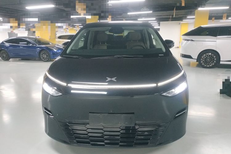 Used XPeng X9 2025 740 Ultra-Long Range Max Exterior 1