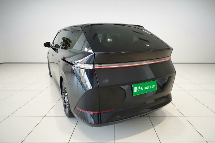 Used XPeng X9  Exterior 2