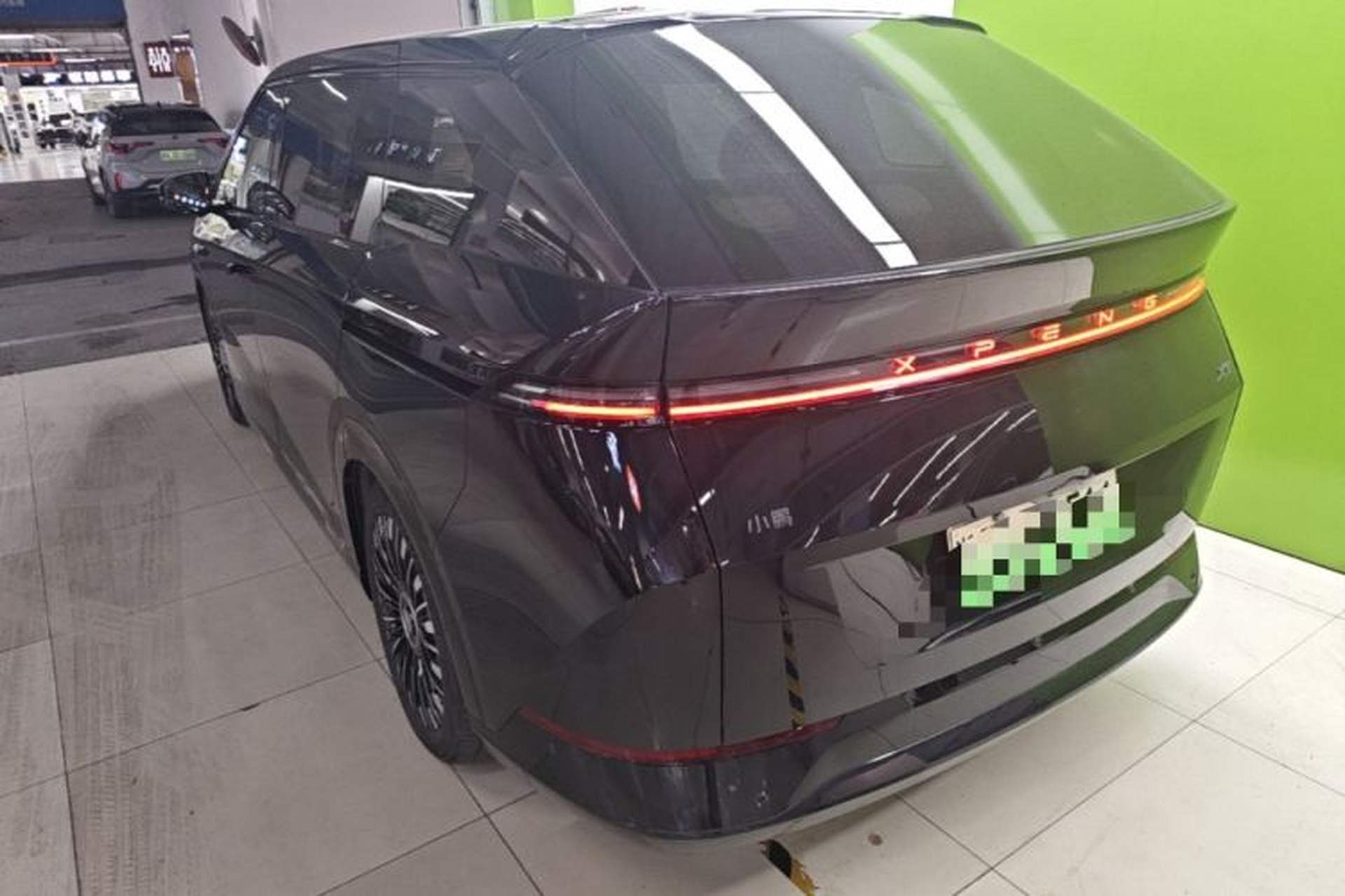 Used XPeng X9 2025 650 Long-Range Max Exterior 2