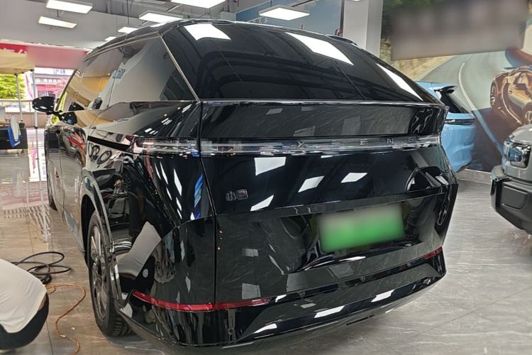 Used XPeng X9 2025 650 Long-Range Max Exterior 2