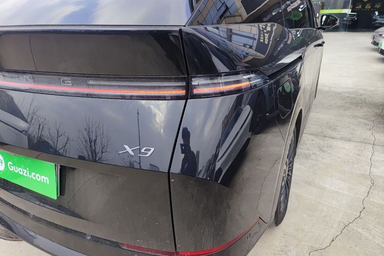Used XPeng X9 2025 740 Ultra-Long Range Max Exterior 3