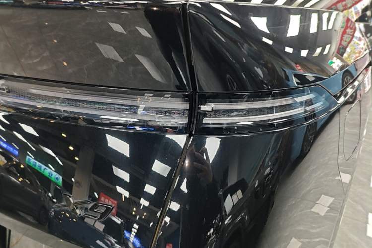Used XPeng X9 2025 650 Long-Range Max Exterior 3