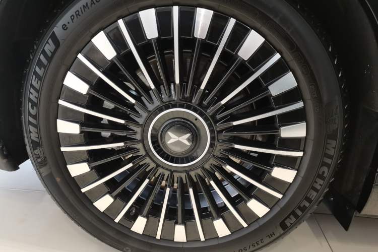 Used XPeng X9  Exterior 5