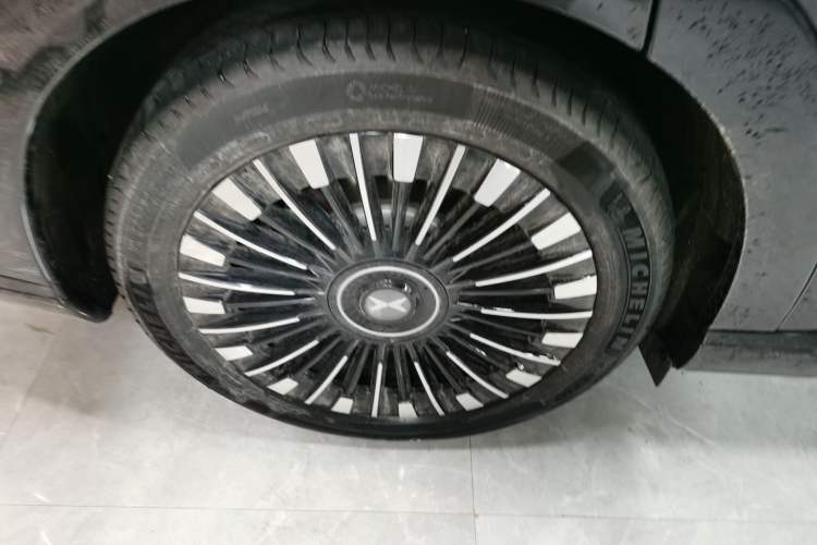 Used XPeng X9 2025 740 Ultra-Long Range Max Exterior 5