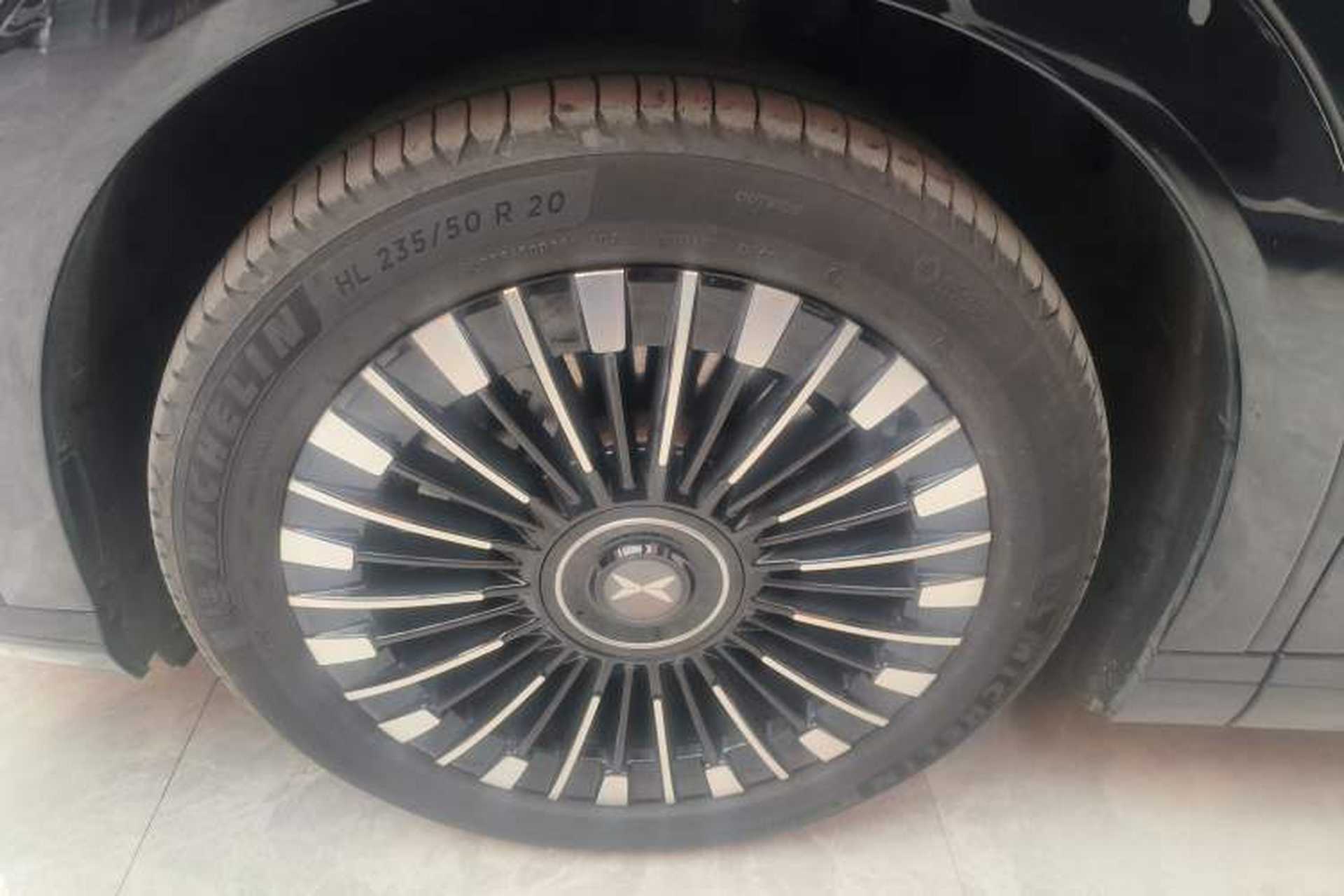 Used XPeng X9 2025 740 Ultra-Long Range Max Exterior 7