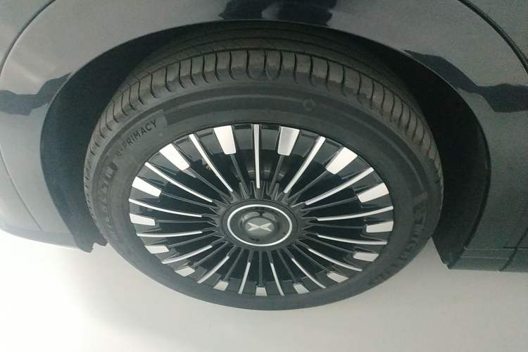 Used XPeng X9 2025 740 Ultra-Long Range Max Exterior 7