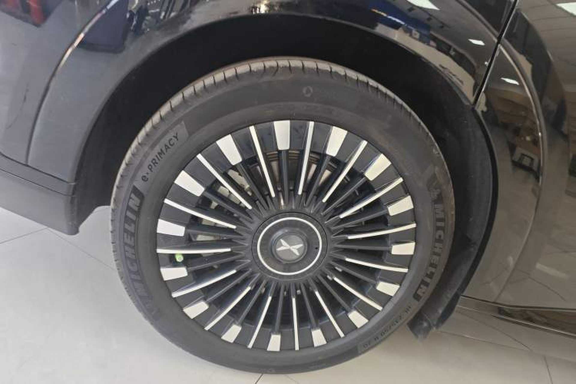 Used XPeng X9 2025 740 Ultra-Long Range Max Exterior 8