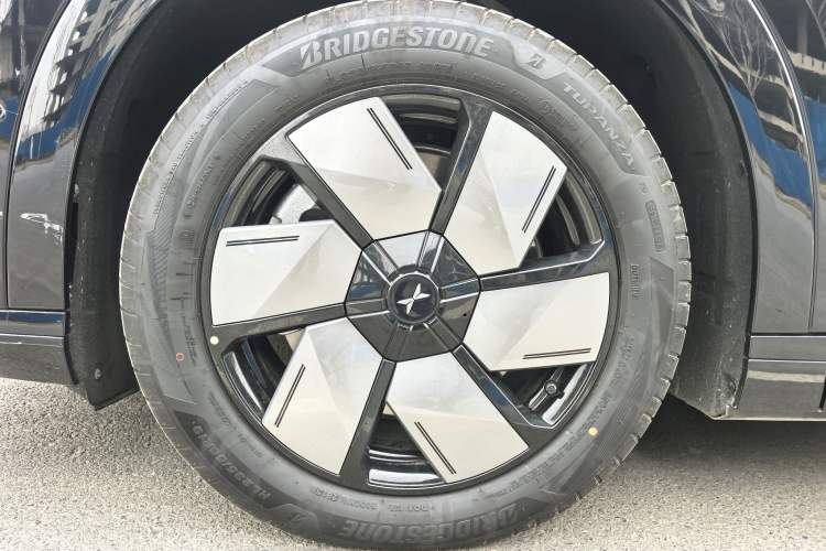 Used XPeng X9 2025 650 Long-Range Max Exterior 8