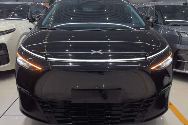 Used XPeng X9 2025 740 Ultra-Long Range Max Front