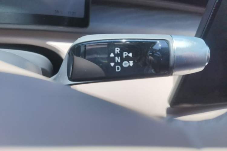 Used XPeng X9 2025 740 Ultra-Long Range Max Gear Lever