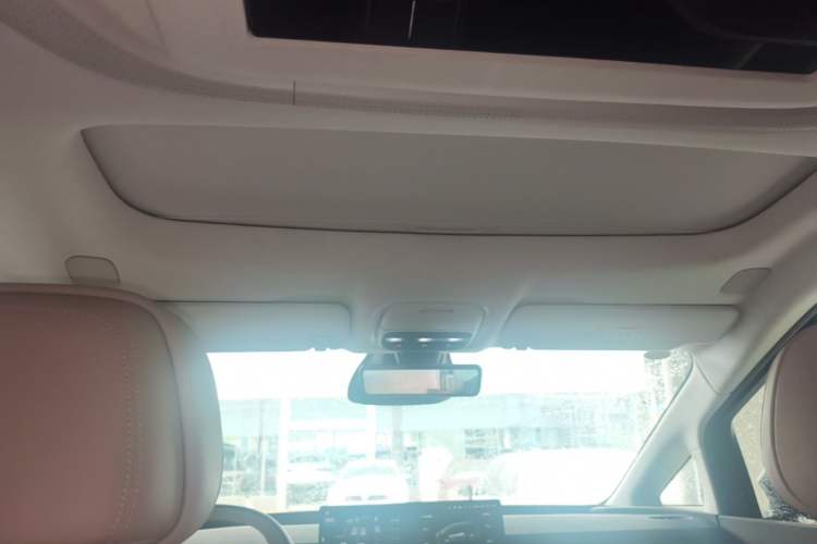 Used XPeng X9 2025 740 Ultra-Long Range Max Headliner