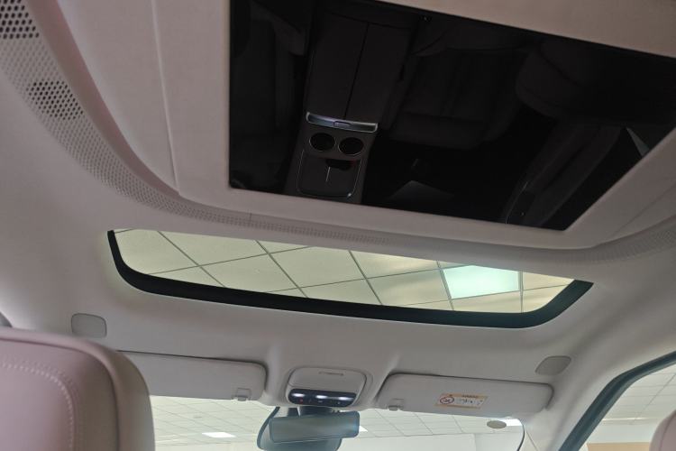 Used XPeng X9 2025 740 Ultra-Long Range Max Headliner