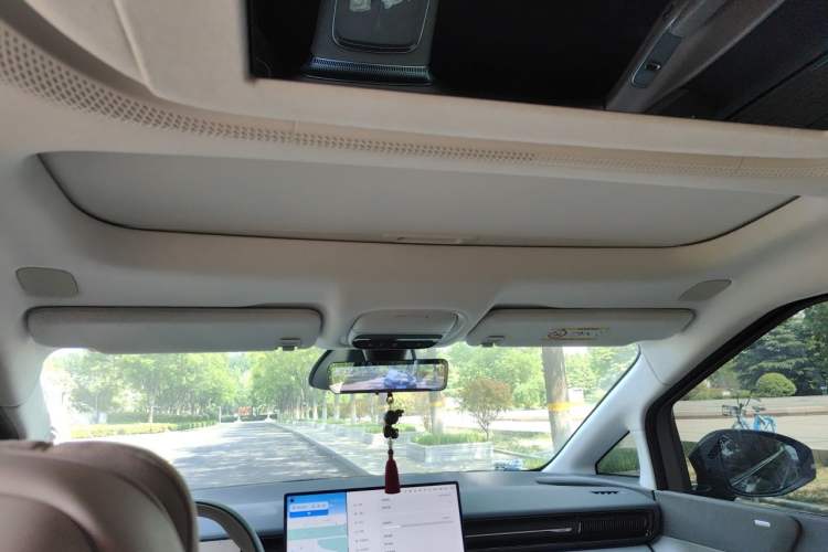 Used XPeng X9 2025 740 Ultra-Long Range Max Headliner