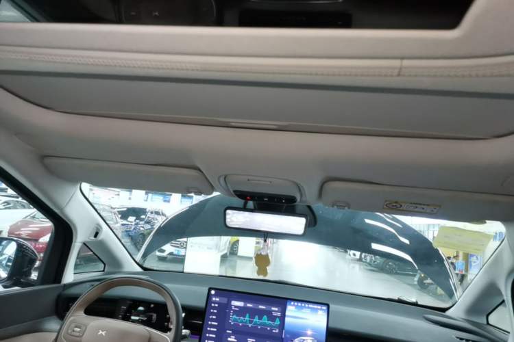Used XPeng X9 2025 740 Ultra-Long Range Max Headliner