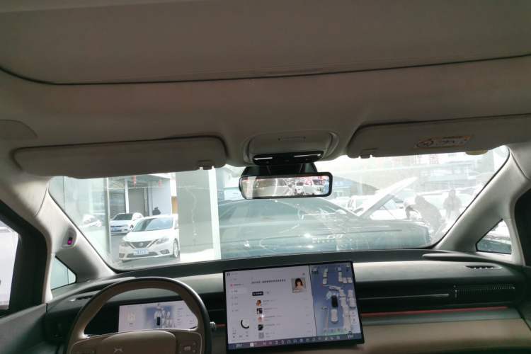 Used XPeng X9 2025 740 Ultra-Long Range Max Headliner