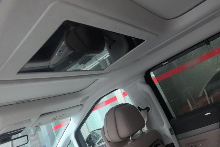 Used XPeng X9 2025 740 Ultra-Long Range Max Headliner