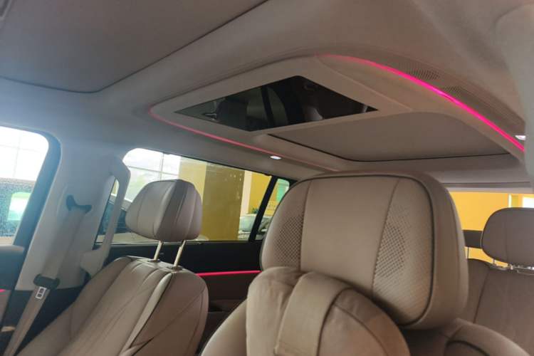 Used XPeng X9 2025 740 Ultra-Long Range Max Headliner