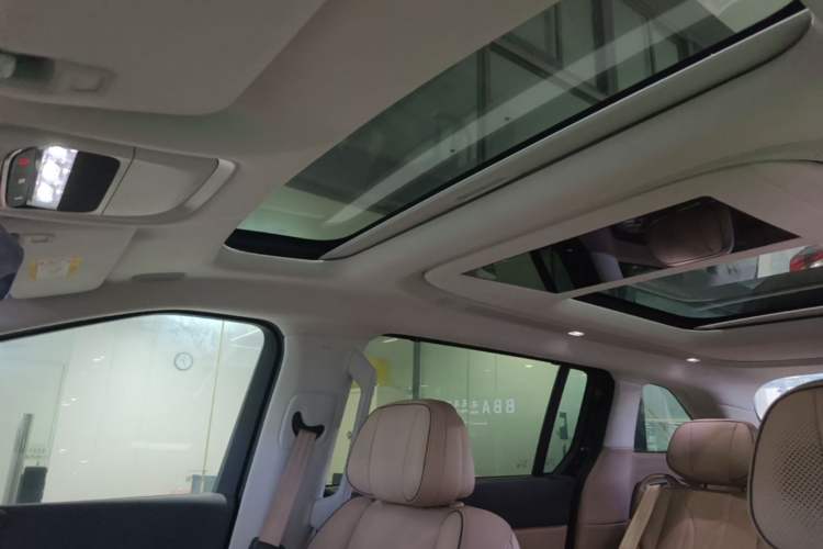 Used XPeng X9 2025 740 Ultra-Long Range Max Headliner