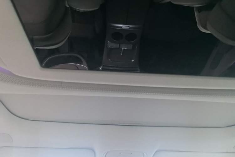Used XPeng X9 2025 740 Ultra-Long Range Max Headliner