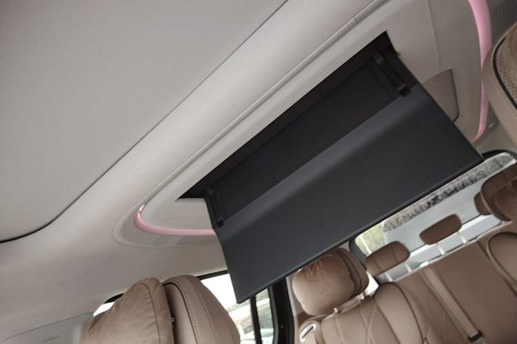 Used XPeng X9 2025 740 Ultra-Long Range Max Headliner