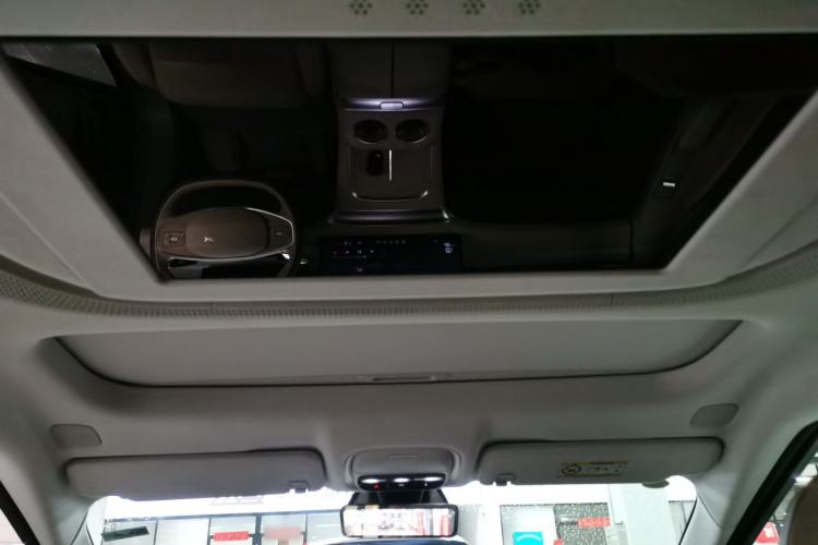 Used XPeng X9 2025 740 Ultra-Long Range Max Headliner