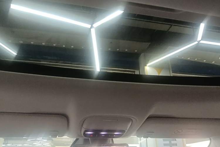 Used XPeng X9 2025 650 Long-Range Max Headliner