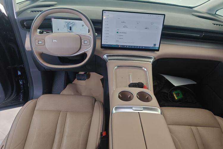 Used XPeng X9 2025 740 Ultra-Long Range Max Interior 2