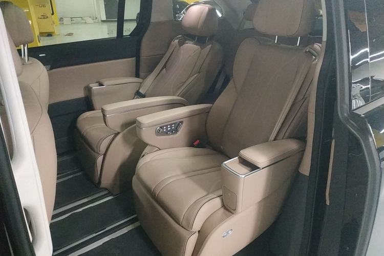 Used XPeng X9 2025 740 Ultra-Long Range Max Interior 4