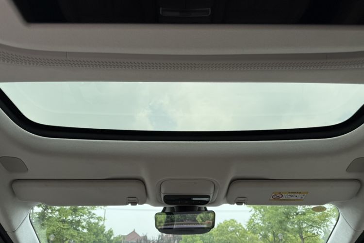 Used XPeng X9 2025 740 Ultra-Long Range Max Interior 6