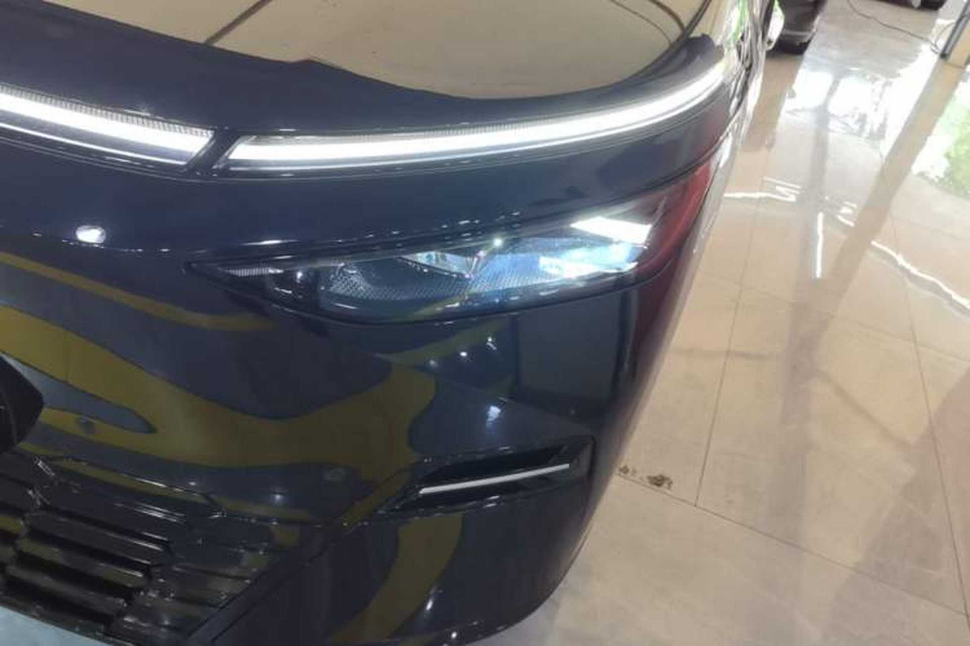 Used XPeng X9 2025 740 Ultra-Long Range Max Left Front Headlight