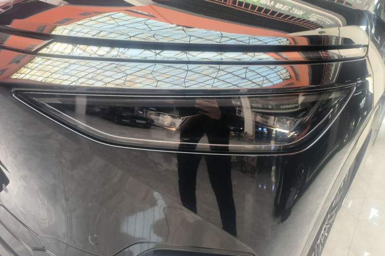 Used XPeng X9 2025 740 Ultra-Long Range Max Left Front Headlight