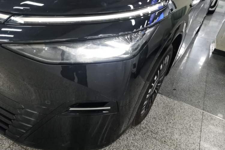 Used XPeng X9 2025 740 Ultra-Long Range Max Left Front Headlight