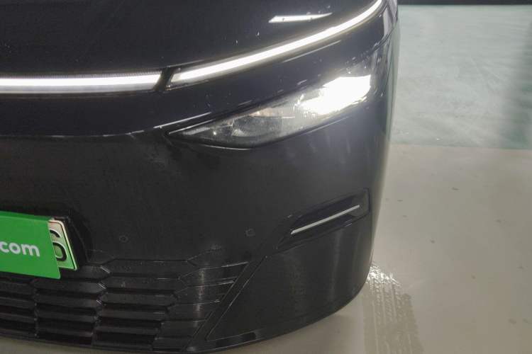 Used XPeng X9 2025 740 Ultra-Long Range Max Left Front Headlight