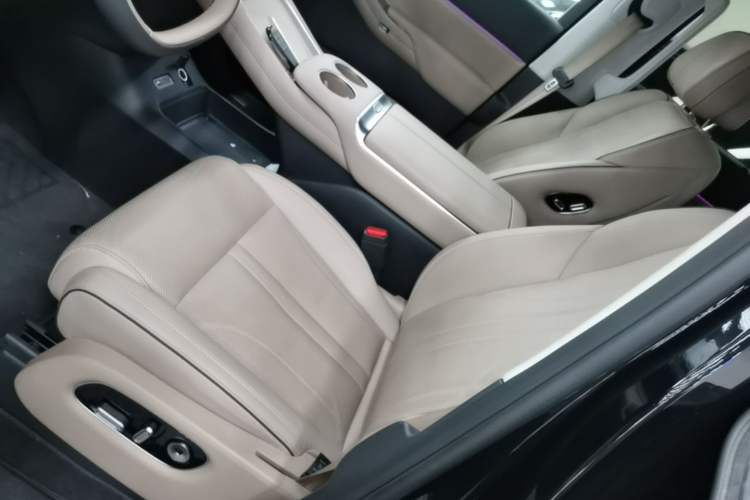 Used XPeng X9 2025 740 Ultra-Long Range Max Left Front Seat
