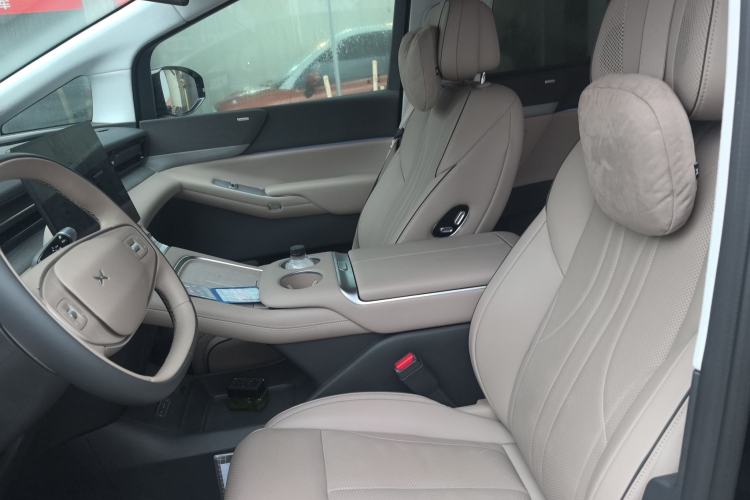 Used XPeng X9 2025 740 Ultra-Long Range Max Left Front Seat
