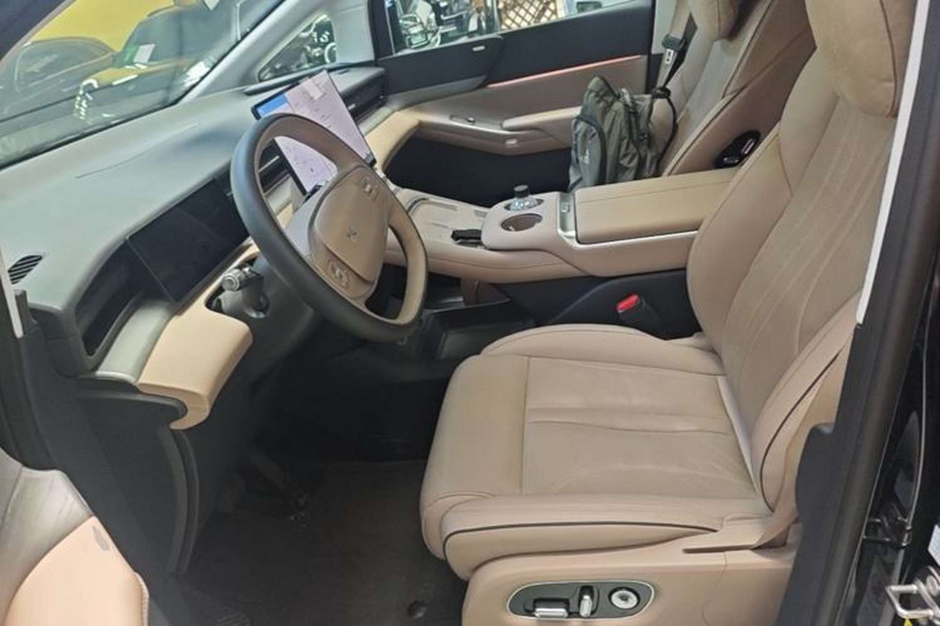 Used XPeng X9 2025 740 Ultra-Long Range Max Left Front Seat